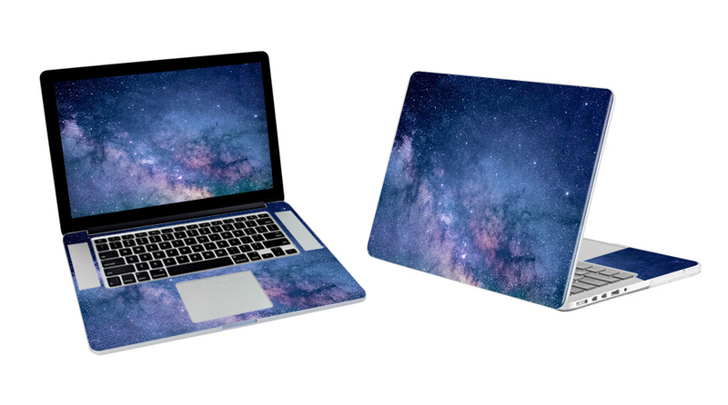 MacBook Pro 17 Blue