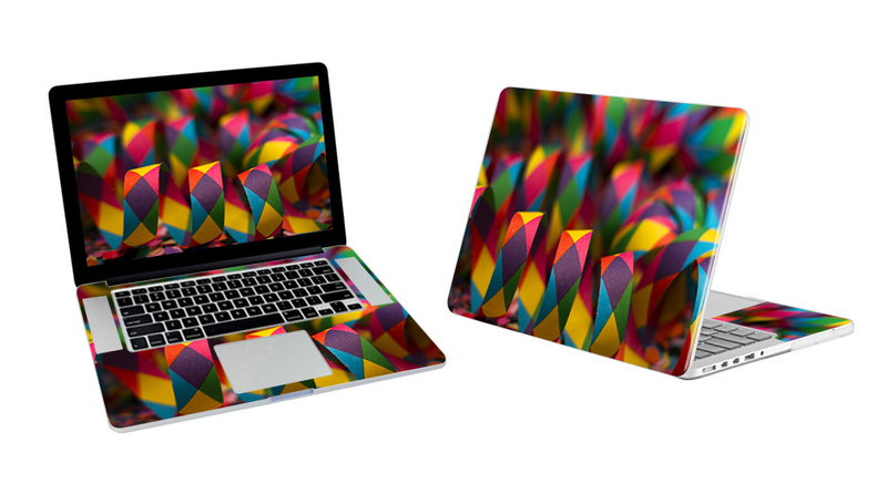 MacBook Pro 17 Colorful