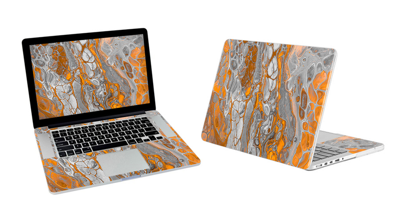 MacBook Pro 17 Marble