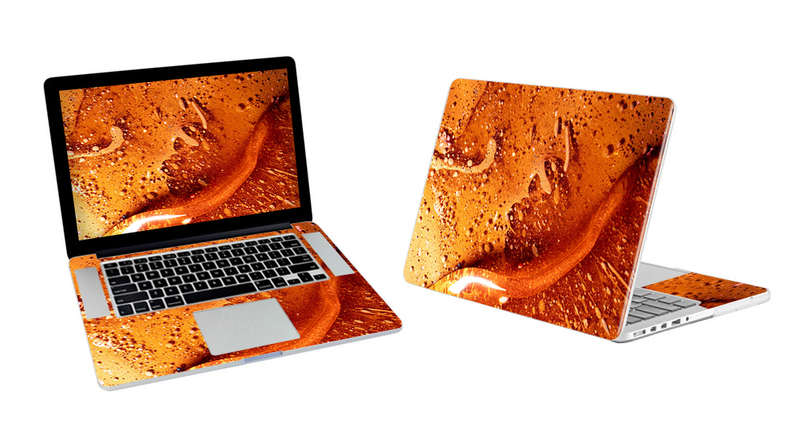 MacBook Pro 17 Orange