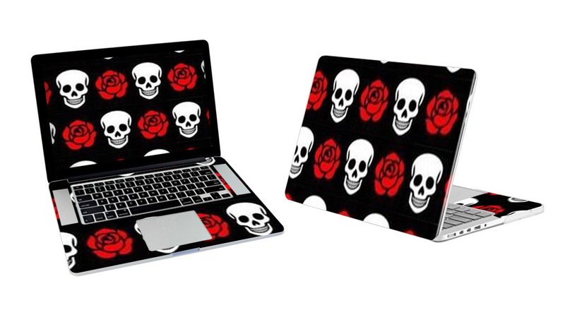 MacBook Pro 17 Skull