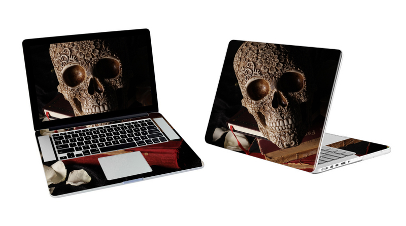 MacBook Pro 15 Skull