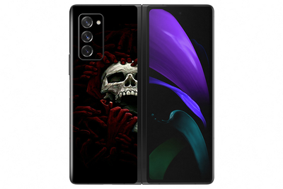 Galaxy z Fold 2 Skull