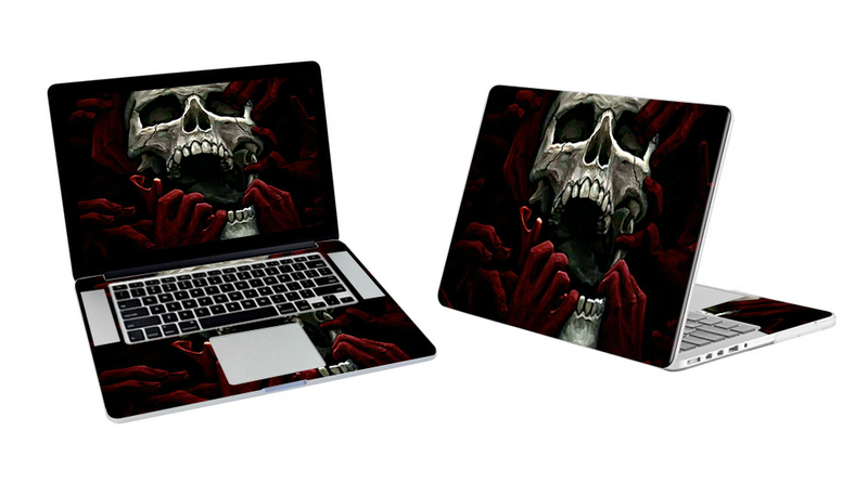 MacBook Pro 17 Skull