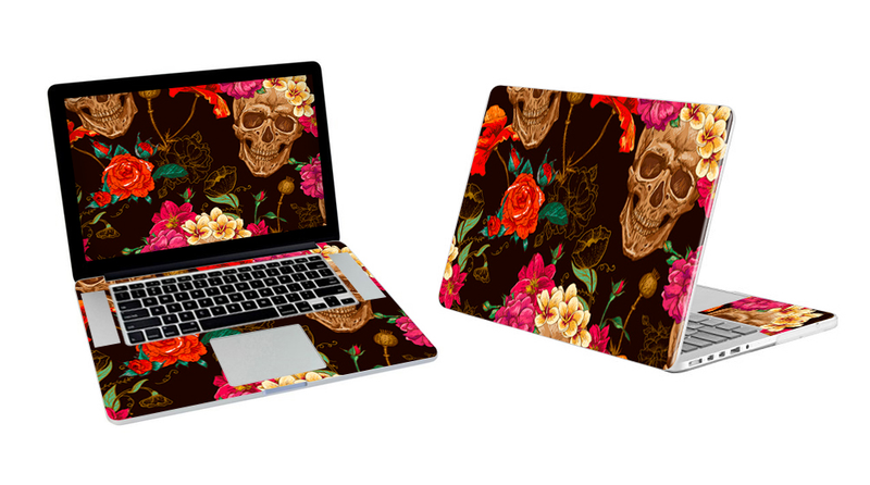 MacBook Pro 17 Skull