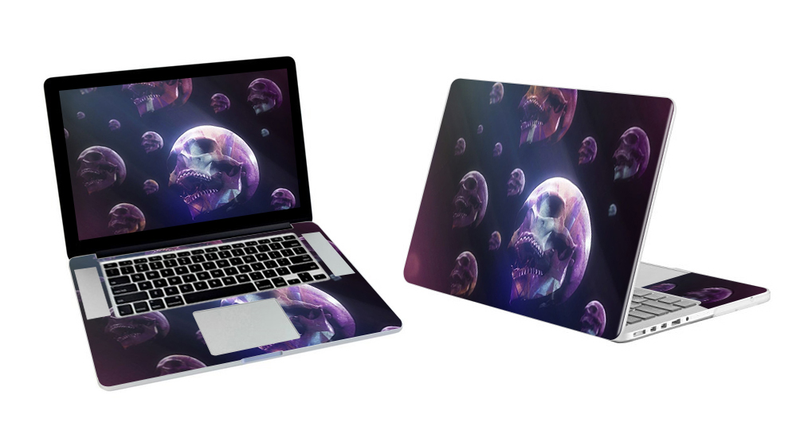 MacBook Pro 17 Skull