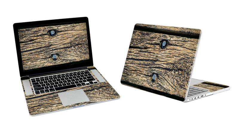 MacBook Pro 17 Wood Grains